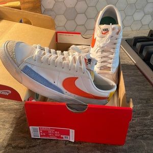 Nike womens size 8 blazer